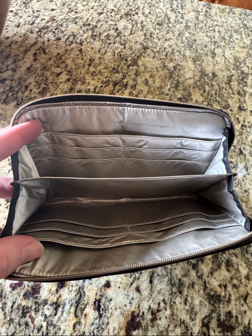 LeSportsac Essential Everyday Wallet   Black - Picture 5 of 5